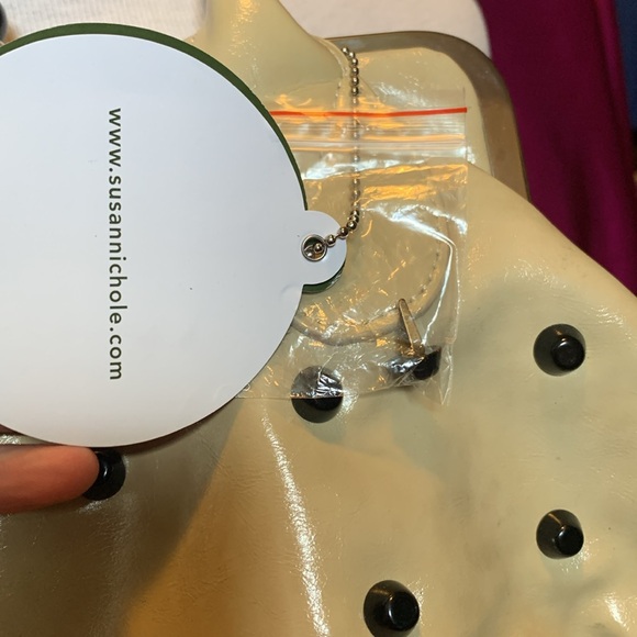 Very unique bag by Suzanne Nichole. Used two times with tag unzips aroun… - Picture 7 of 9